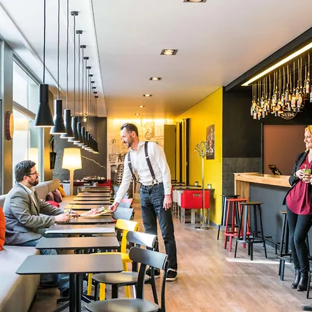 Novotel Centre Gares מלון ליל