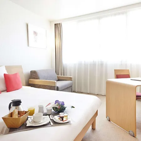 Novotel Centre Gares מלון 4*